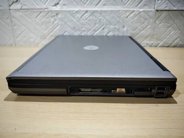 Dell D820 Comport win7 2gb 100gb 15.4