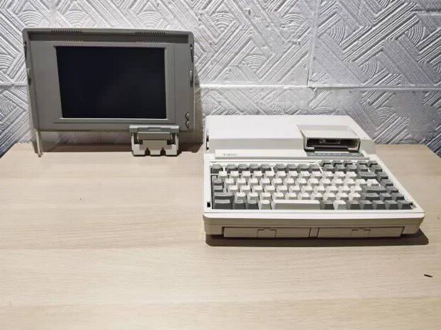 RETRO RETKO Toshiba T1600 286 Tokyo Japan
