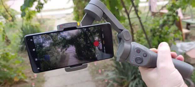 DJI Osmo Mobile 3 - Sklopiv gimbal + Metalna baza i Usb kabl