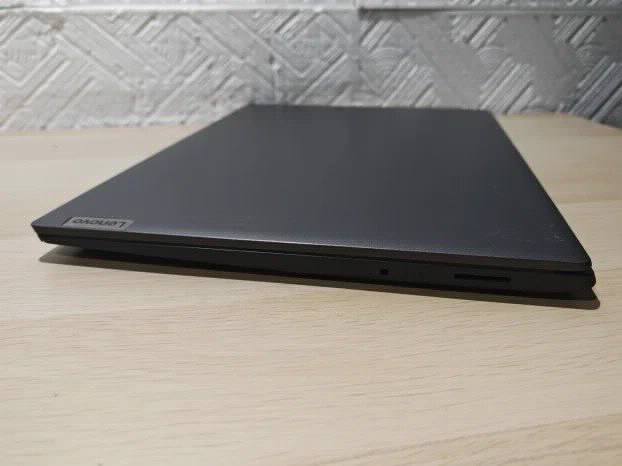 Lenovo V17 17,3  i3 10gen 4gb 512ssd