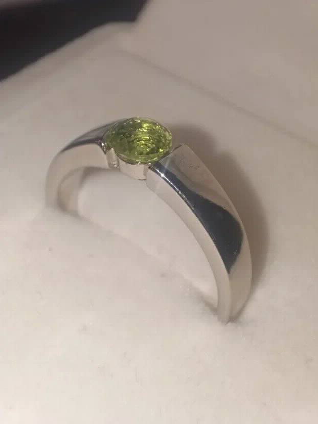 Unikat - S925 Srebrni Prsten s prirodnim Peridotom 0.5CT/5mm