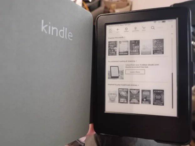 Amazon Kindle Basic 7 (4GB) + Nova Futrola + SF Biblioteka
