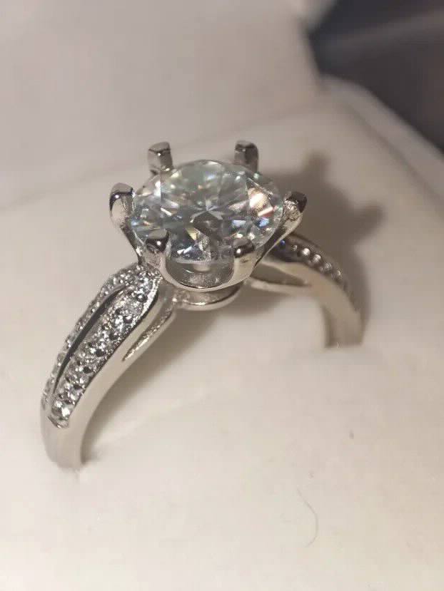 S925 Srebro/Platina - Prsten 2CT/8mm Mojsanit Dijamant