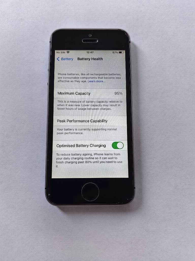 iphone SE 2016 16gb crni