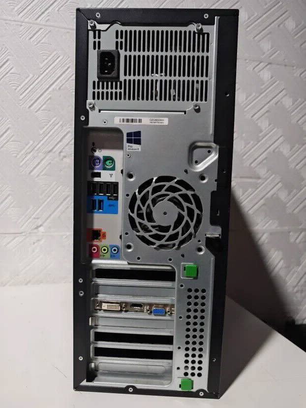 Hp Workstation Z420 32gb ram Xeon 256ssd Ati R7 200 600w
