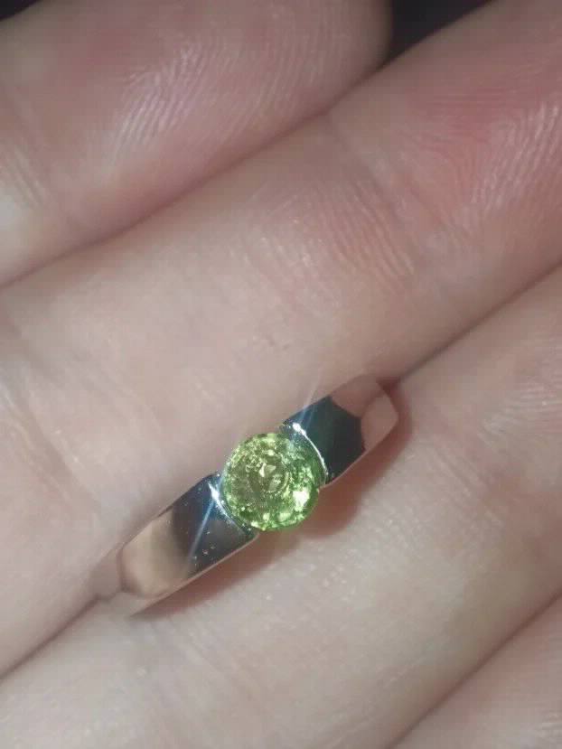 Unikat - S925 Srebrni Prsten s prirodnim Peridotom 0.5CT/5mm