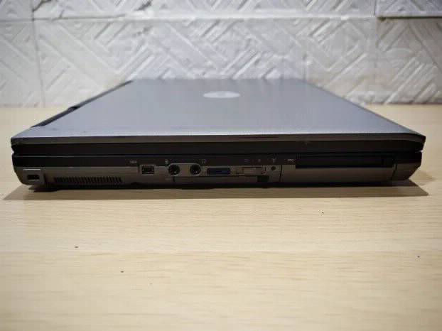 Dell D820 Comport win7 2gb 100gb 15.4