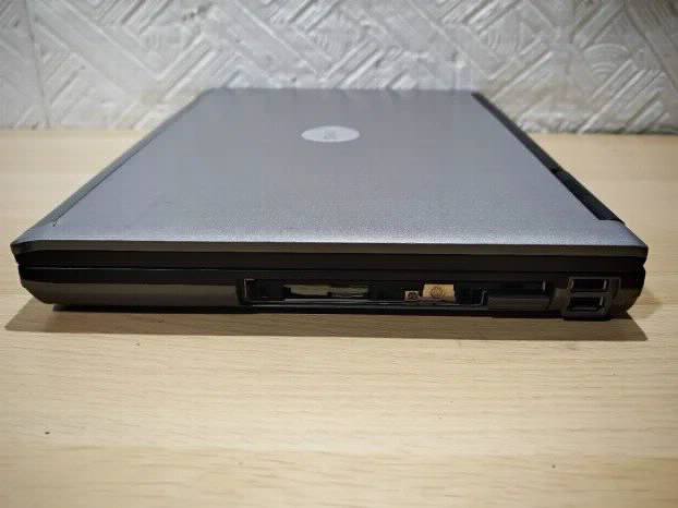 Dell D820 Comport win7 2gb 100gb 15.4