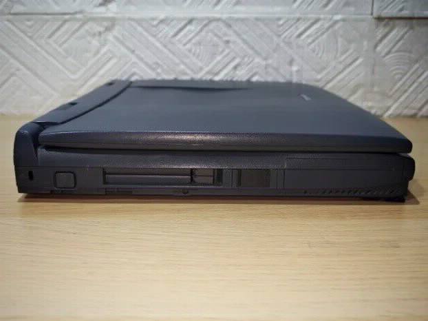 RETRO Toshiba pentium 1 366 64mb ram 10gb windows 98 comport