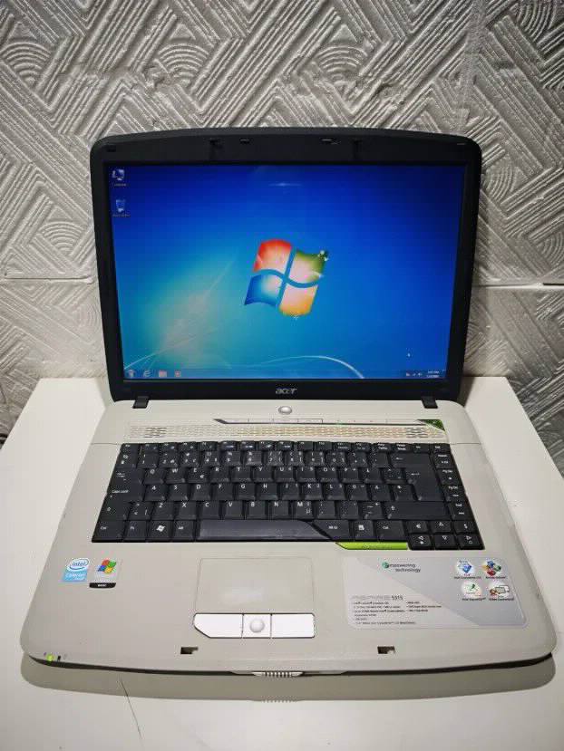 Acer Celeron 2gb 80gb 15.4 wifi