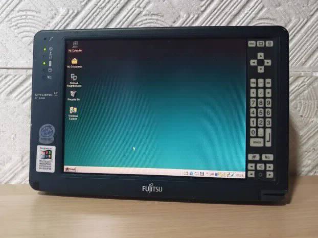RETRO RETKO Fujitsu Stylistic LT C-500 Win98