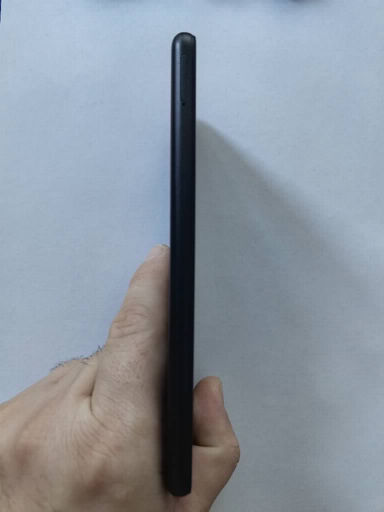 Samsung A12 128gb crni