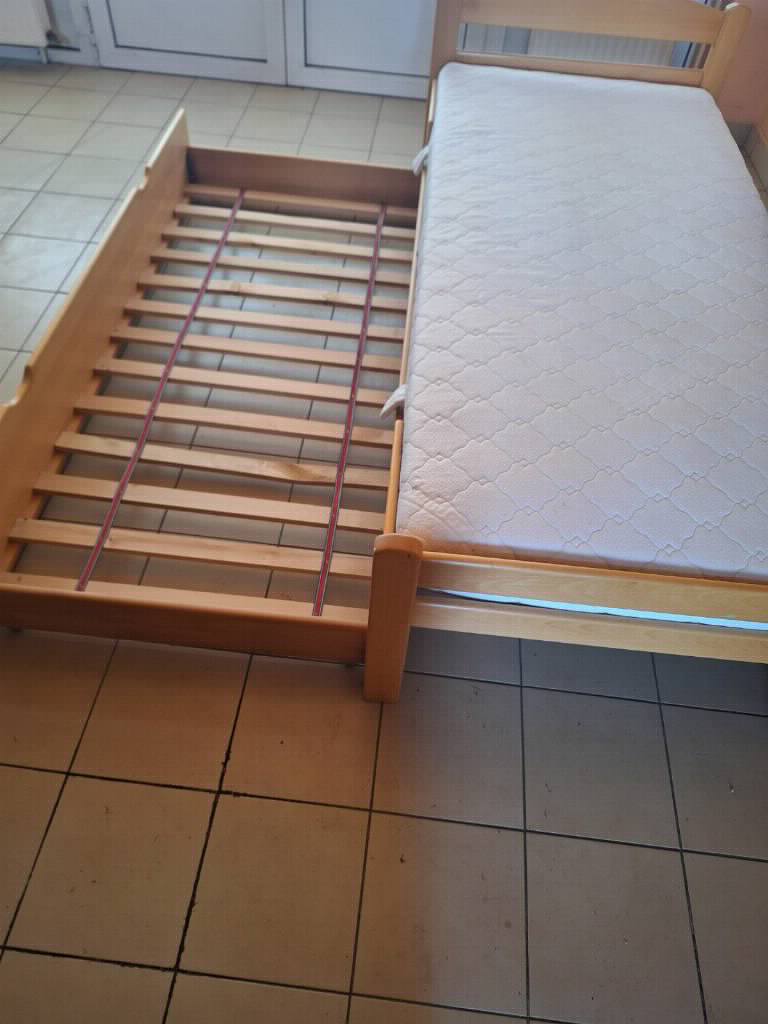 Drveni krevet sa izvlačivim ležajem i dušekom