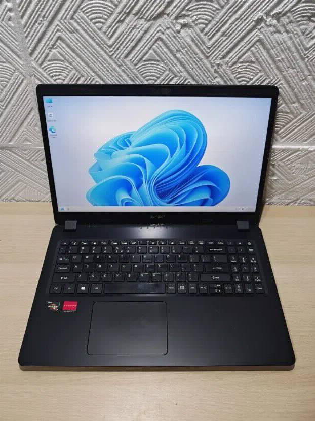 Acer Ryzen 7 8gb 256ssd Vega 10 Gpu FHD