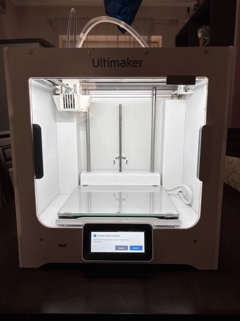Ultimaker S3 – KAO NOV (Samo 10 dana rada) + Filament + oprema