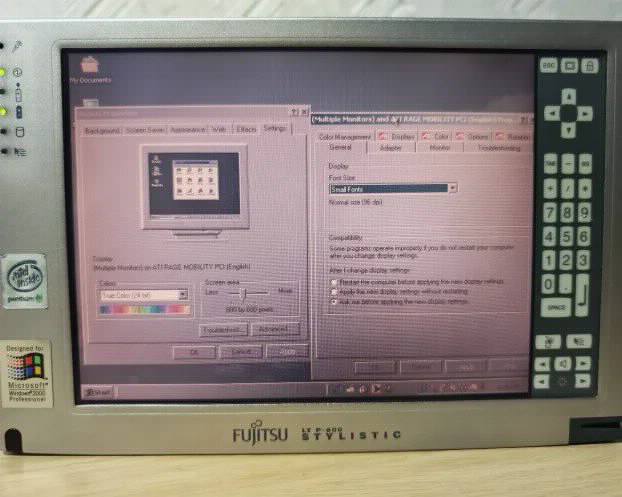 RETRO RETKO Fujitsu Stylistic LT  P600 Pentium III