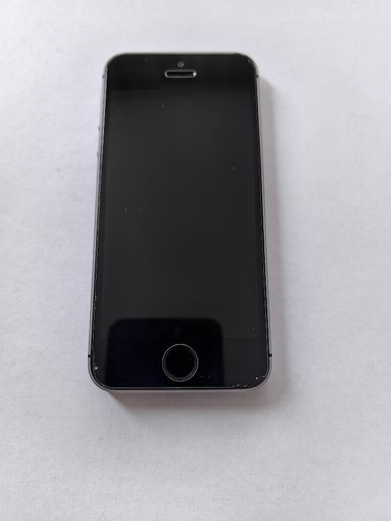 iphone SE 2016 16gb crni