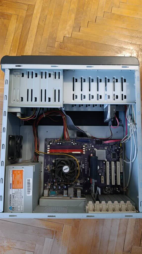 AMD Athlon 64 X2 Dual Core računar