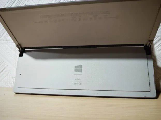 Microsoft Surface Pro 3 i7 4gen  8gb 256ssd