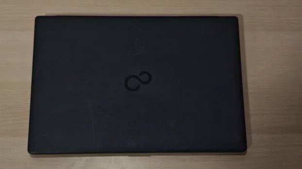 Fujitsu A serija i3 10gen 8gb 256ssd 15.6 FullHD