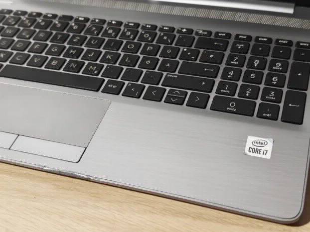 Hp 250 G8 i7 10gen 16gb 256ssd 15.6 iris XE