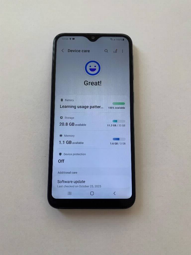 Samsung A20e plavi
