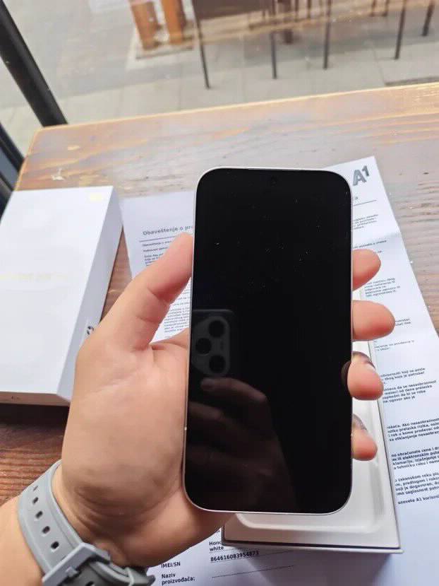 Honor 600 Pro 12/512GB Golden White NOVO GARANCIJA