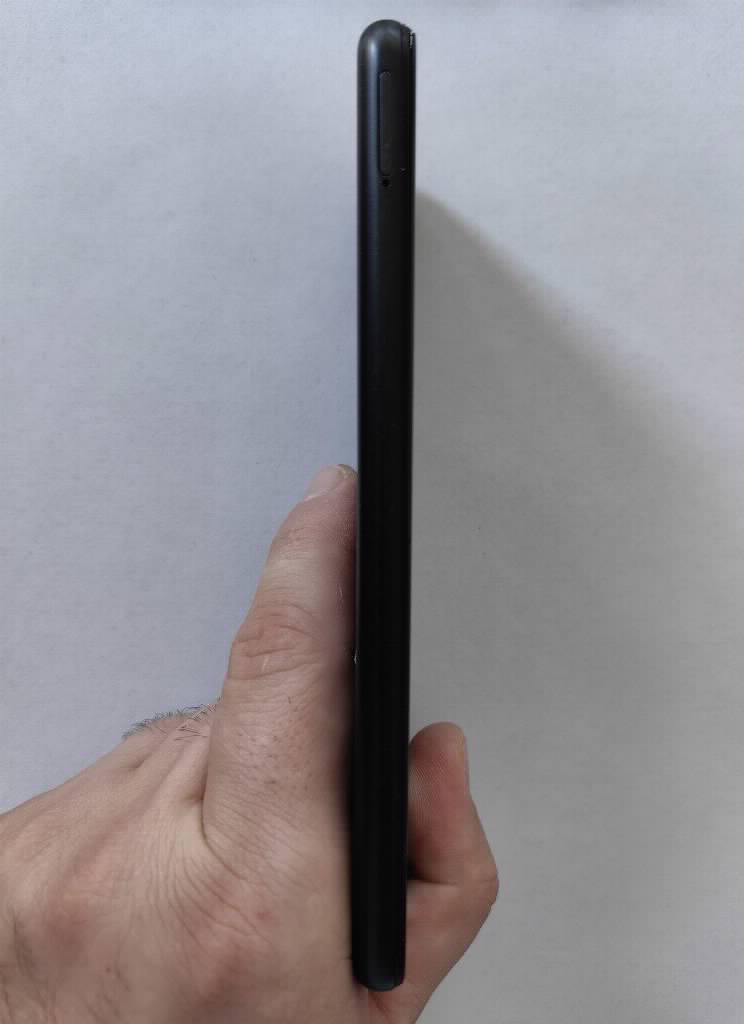 Samsung A12 64gb crni