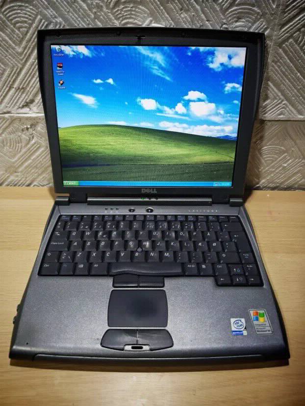 RETRO Dell Latitude C400 pentium 3 comport WinXP 512gb 30gb