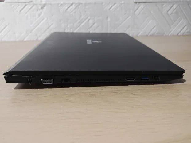 Terra i5 7gen 4gb ddr4 15.6FHD ssd+hdd