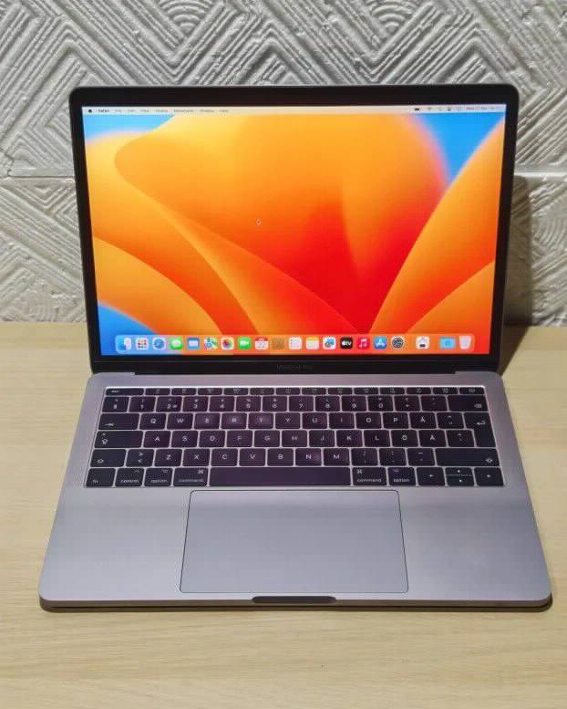 Macbook Pro Retina 2017 i5 8gb 512ssd