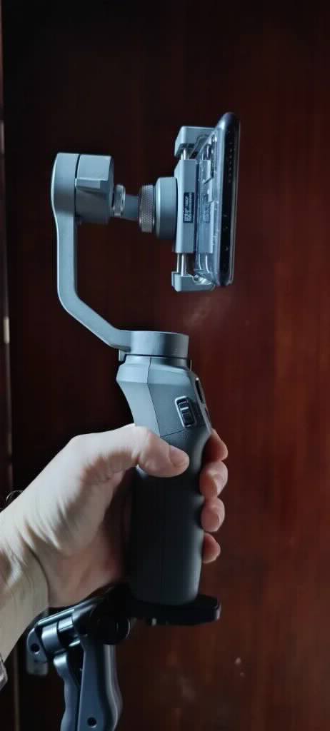 DJI Osmo Mobile 2 - PERFEKTAN  + 2 Tripoda
