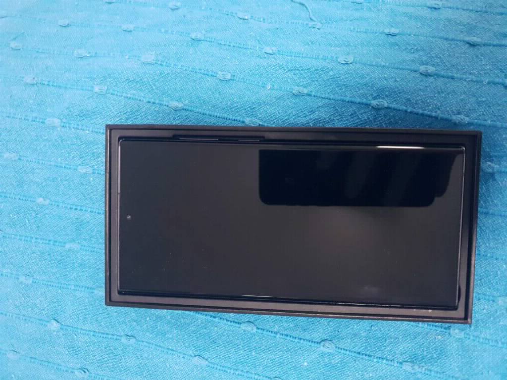 Samsung S22 Ultra, 12/265 GB, crna