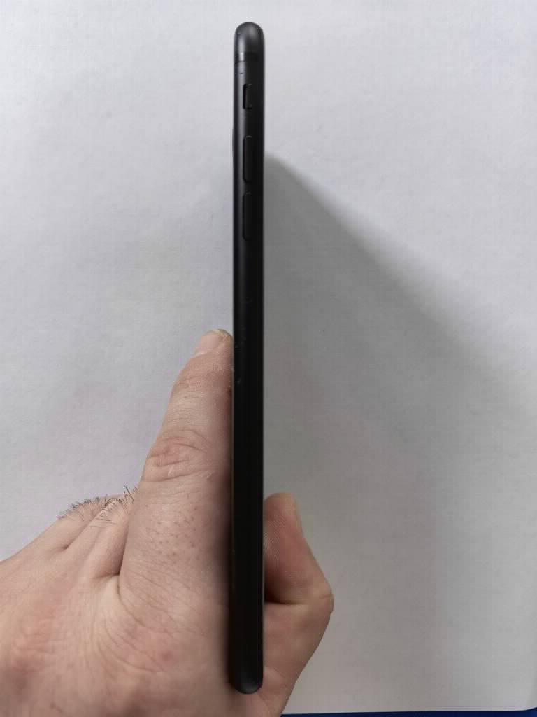 Iphone 7 plus 128gb crni