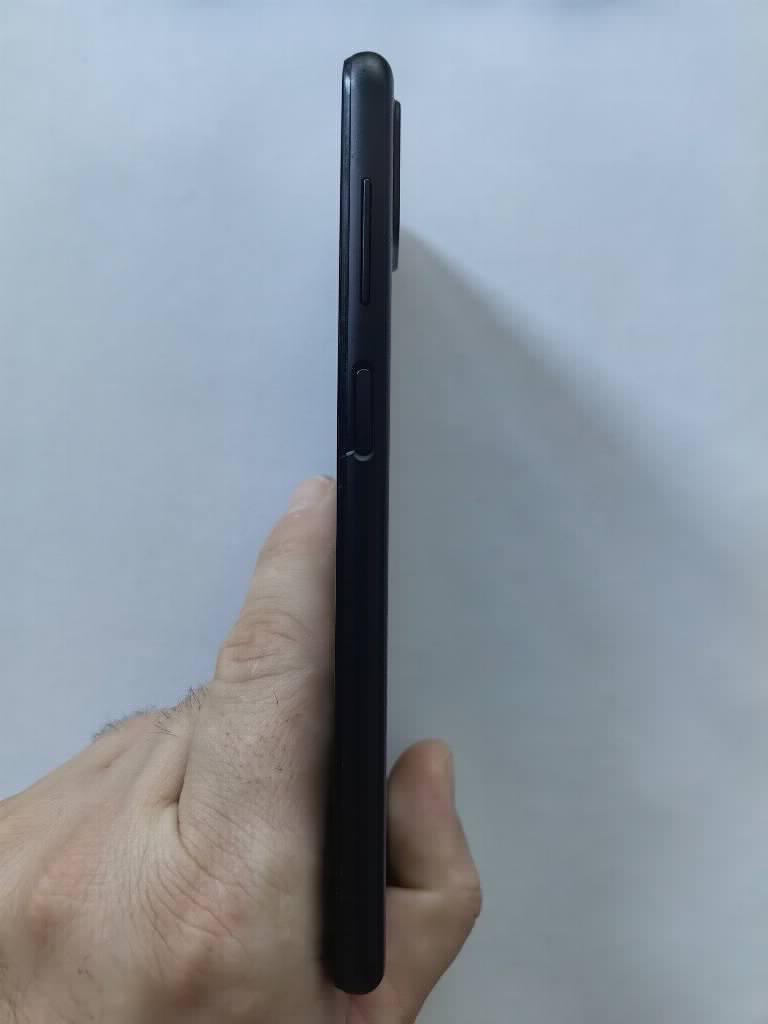 Samsung A12 128gb crni