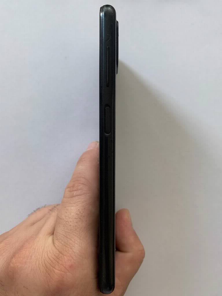 Samsung A12 64gb crni