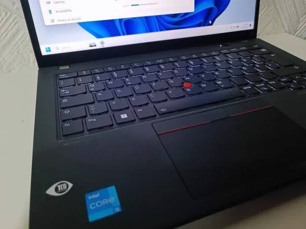POSLEDNJI MODEL Lenovo T14 i5 12gen 16gb 512 iris XE