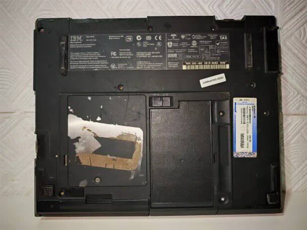 RETRO ibm 600x Pentium 2 Windows 98 Comport