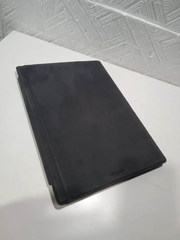 Microsoft Surface i5 6gen 8gb 256ssd HD 520