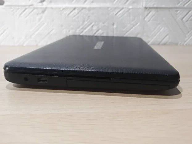 Toshiba C850 Intel 4gb 320gb 15.6 intel gpu
