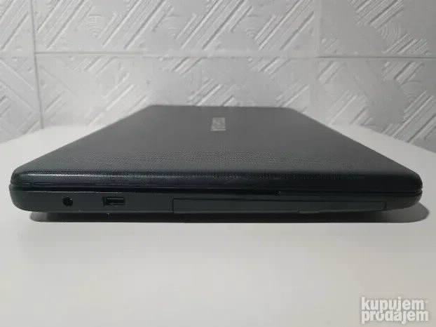 Toshiba. 17.3 i3 2gen 4gb 250gb intel hd