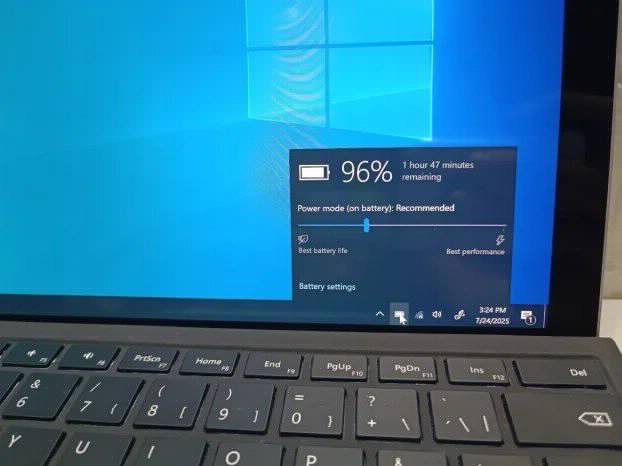 Microsoft Surface i5 6gen 8gb 256ssd HD 520