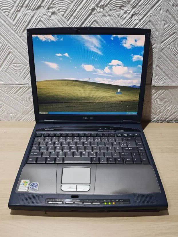 RETRO Toshiba satelite Celeron 995mhz Comport LPT Windows xp