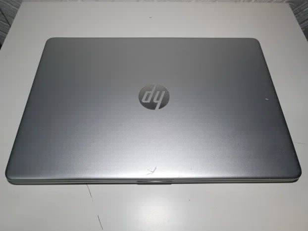 Hp 15 i5 11gen 4gb ddr4 256ssd Fhd irisXE