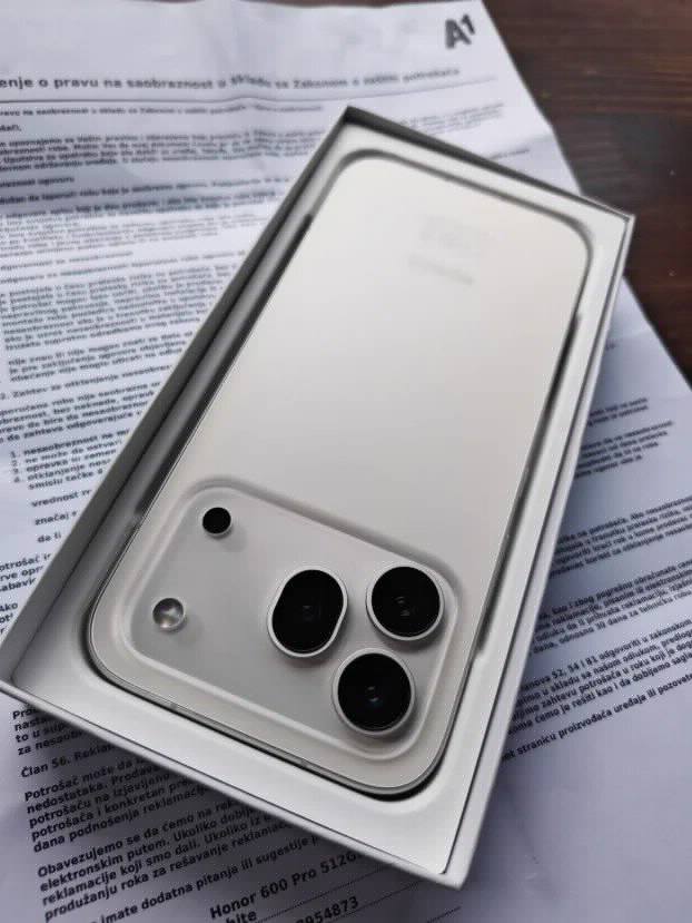 Honor 600 Pro 12/512GB Golden White NOVO GARANCIJA