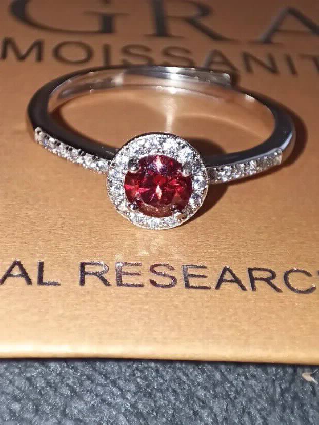 S925 Srebrni Prsten s Crvenim Mojsanit Dijamantom 0,5CT/5mm