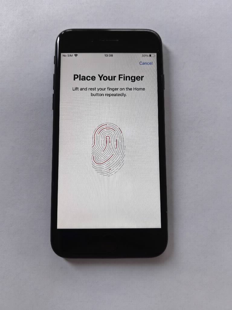 Iphone 7 32gb crni