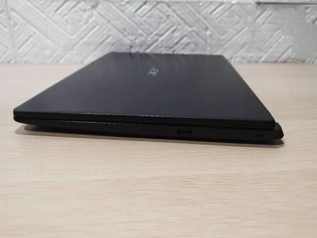 Acer Ryzen 7 8gb 256ssd Vega 10 Gpu FHD