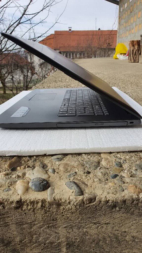 Lenovo IdeaPad 320-17IKB - Laptop