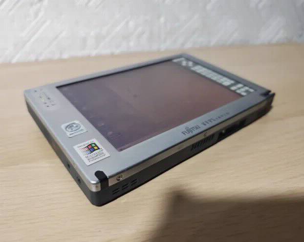 RETRO RETKO Fujitsu Stylistic LT  P600 Pentium III